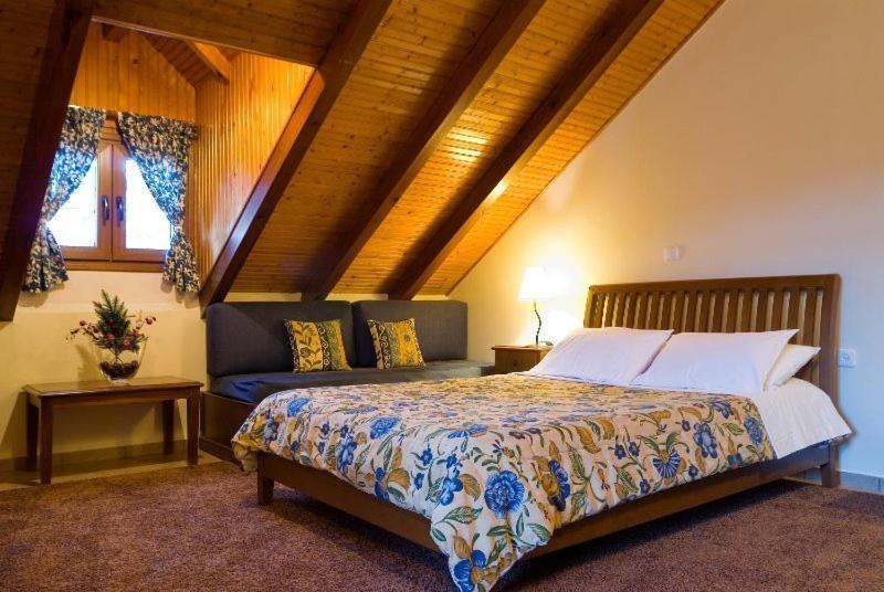 Krinides Hotell Kalávryta Rom bilde